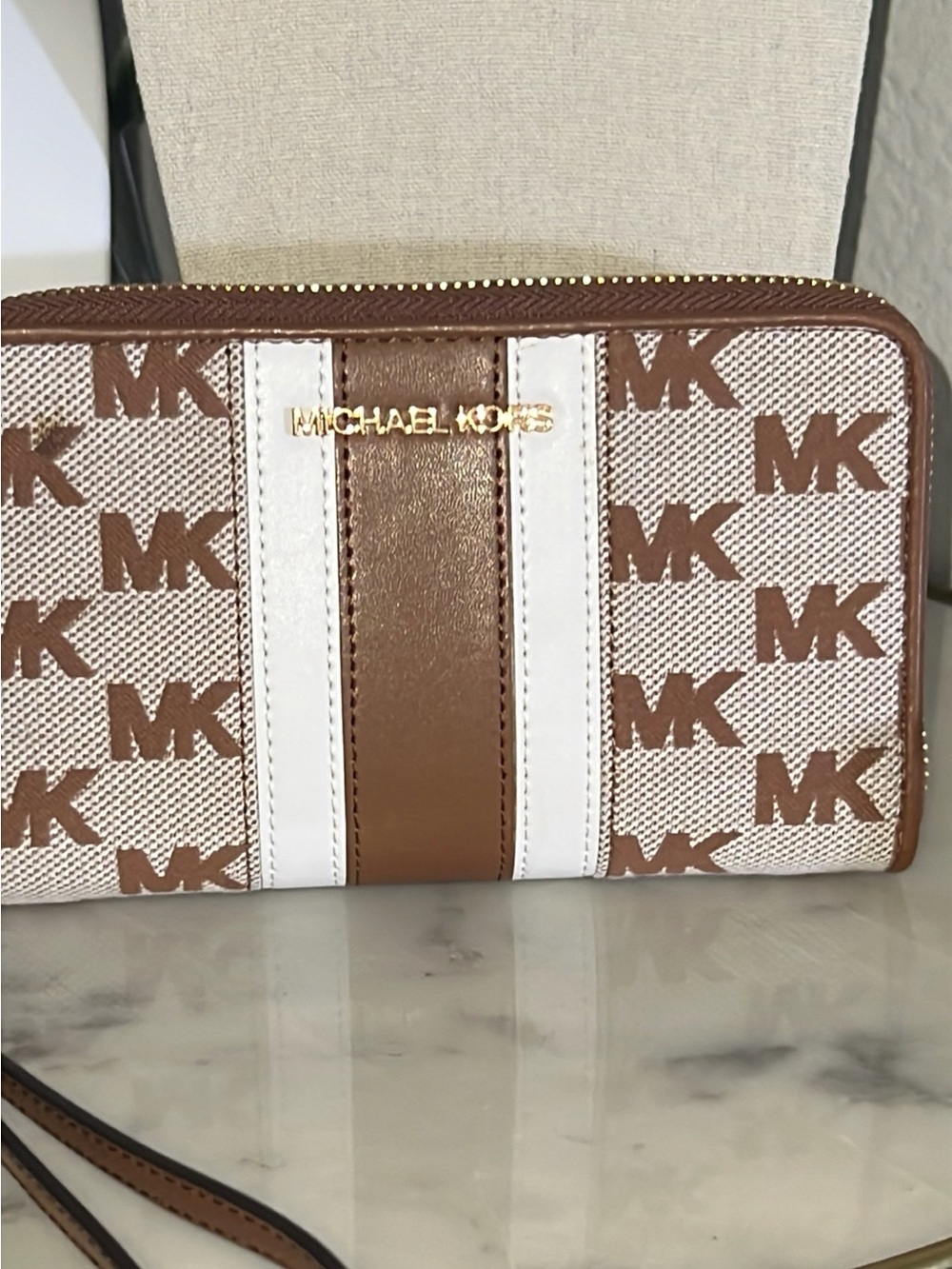 Michael Kors Jet Set Large Striped Logo Jacquard Wristlet Luggage - Picture 2 of 8